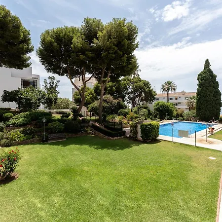 Apartment Coastal Charm Renovated 2bed Apt, Pool, Sea Views *